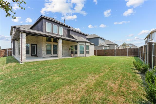 Building Photo - 3009 Lakeshore Dr