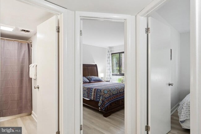 Building Photo - 438 Ocean Pkwy