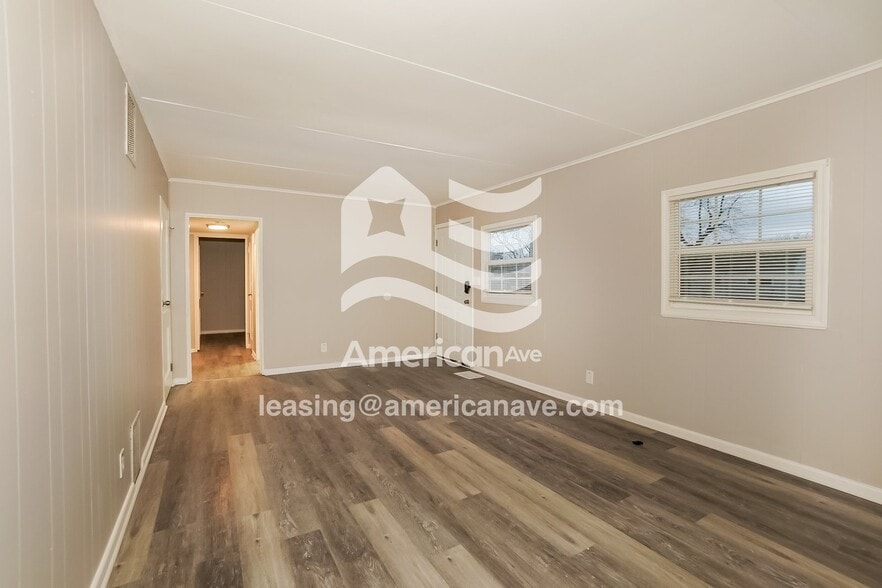 Building Photo - 2522 E 39th St