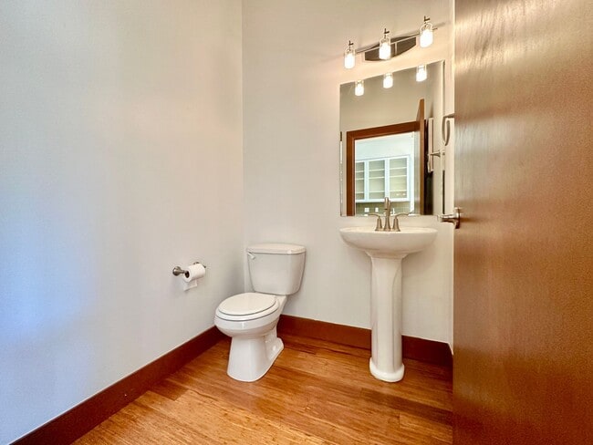 Building Photo - Stunning Townhome for Lease  in Seattle’s ...