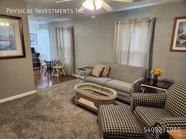 Building Photo - 1 17th St SE