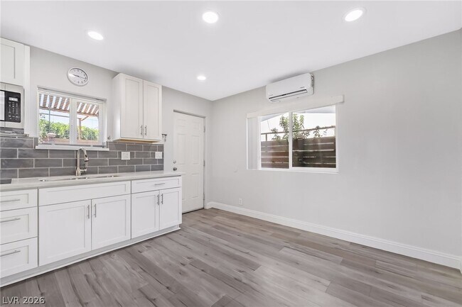 Building Photo - 5149 Poncho Cir