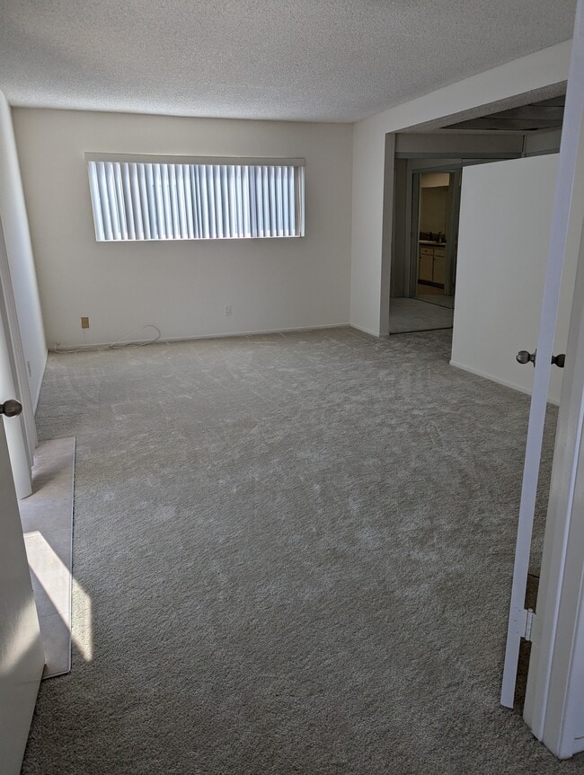 Master bedroom - 2960 W 235th St