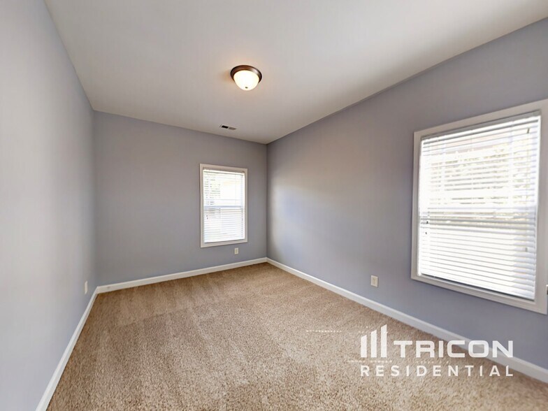 Building Photo - 9671 Mendenhall View Dr
