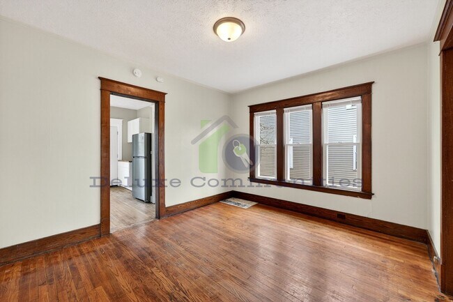 Building Photo - REMODELED 2 BEDROOM!! Move in Ready- Close to Cherry Hill