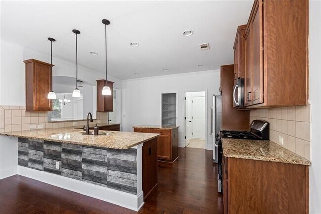 Building Photo - 2080 Redbarn Court