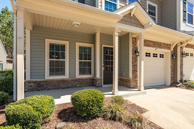 Building Photo - **APPLICATIONS PENDING** Available Now! Gorgeous, Well Upgraded 3 Bed / 2.5 Bath w/ First Floor P...