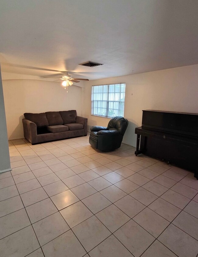 Building Photo - 12411 Partridge Hill Row