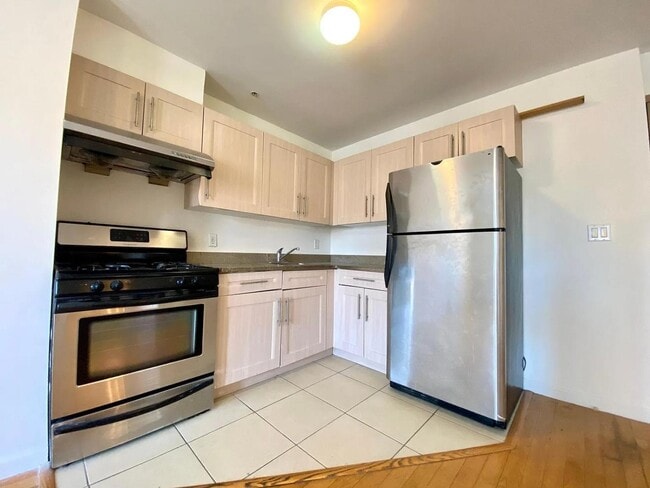 Building Photo - 41-25 Kissena Blvd
