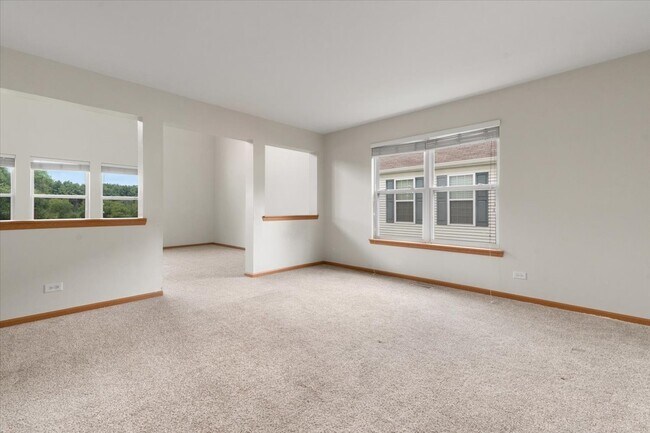 Building Photo - 966 Forest View Way