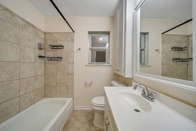 Building Photo - 3702 Malone Dr
