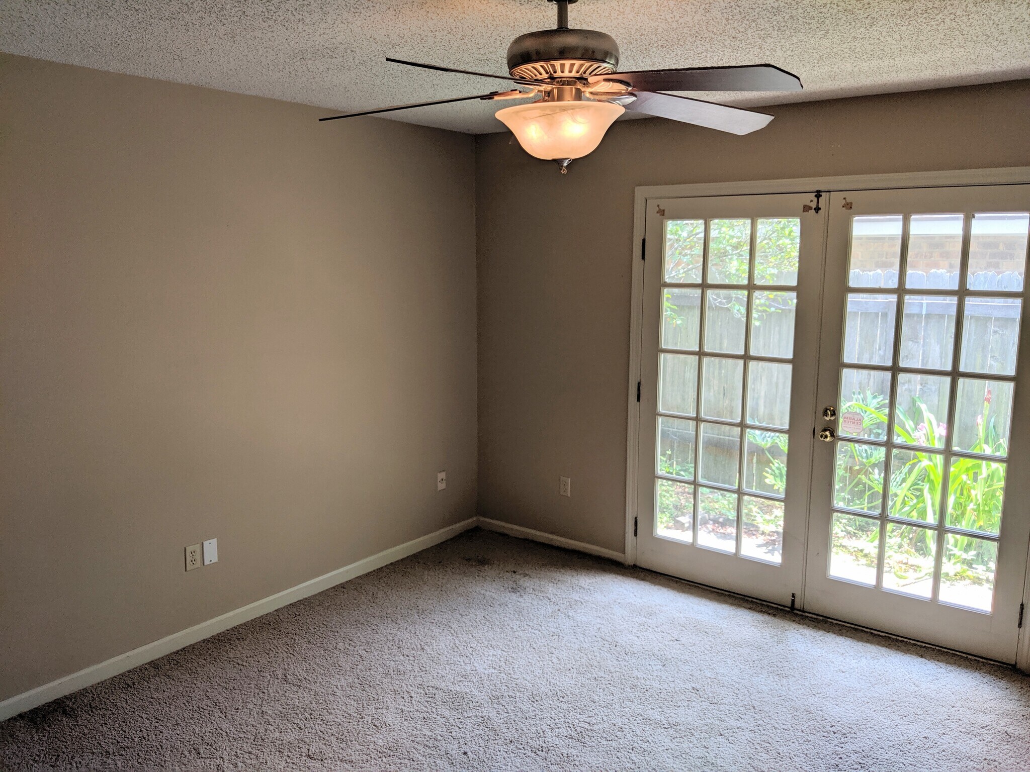 Master Bedroom - 2610 Bernwood Dr