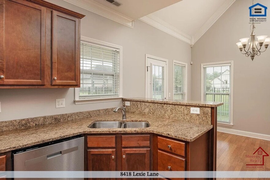 Building Photo - 8418 Lexie Ln