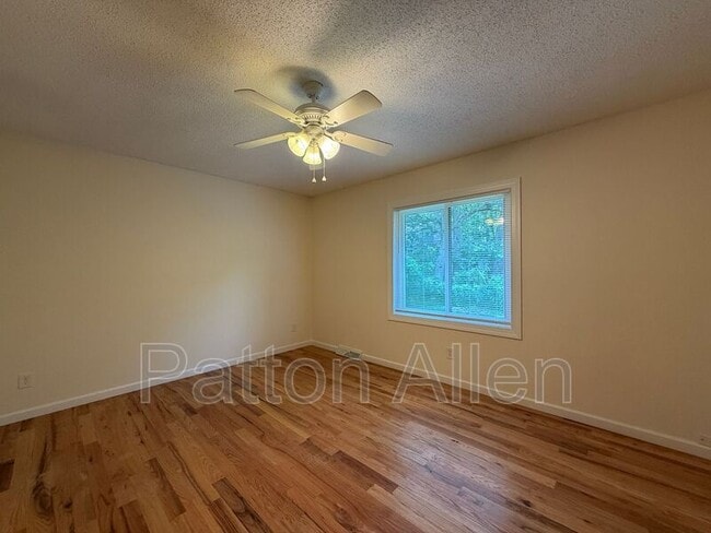 Building Photo - 7 Dawnwood Cir