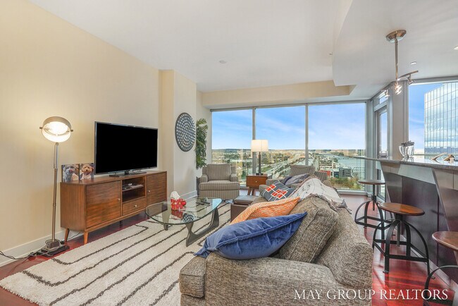 Building Photo - 335 Bridge St NW