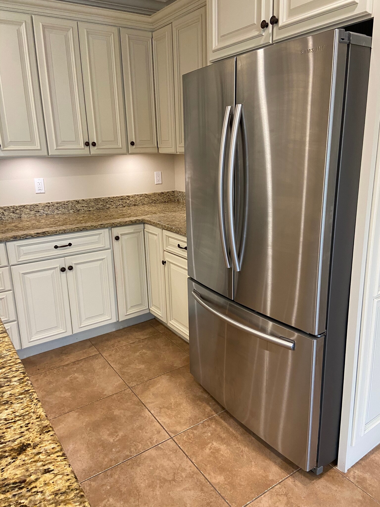 Building Photo - 4412 Vanda Dr