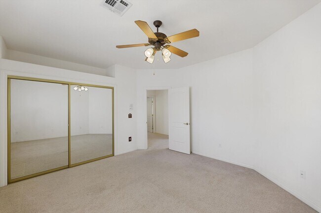 Building Photo - 8133 Horizon Lake Dr