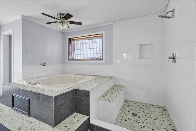 Building Photo - 2848 Azalea Ave