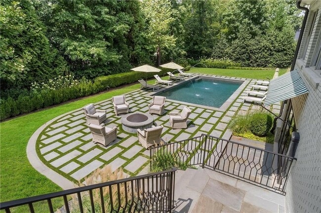 Building Photo - 3612 Castlegate Dr NW