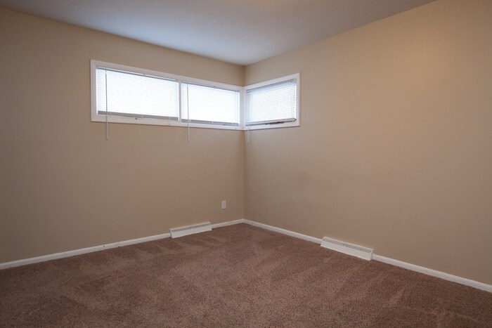 Building Photo - 952 88th Ln NW