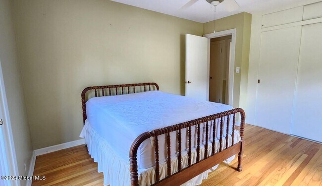 Building Photo - 535 Sand Creek Rd