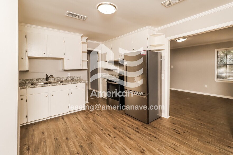 Building Photo - 3815 Newman Ave