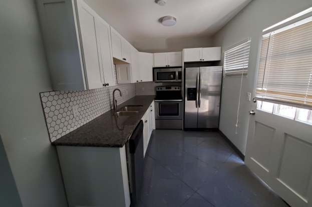 Building Photo - 301 Central Dr