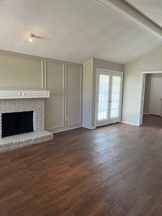 Building Photo - 11815 Garden Terrace Dr
