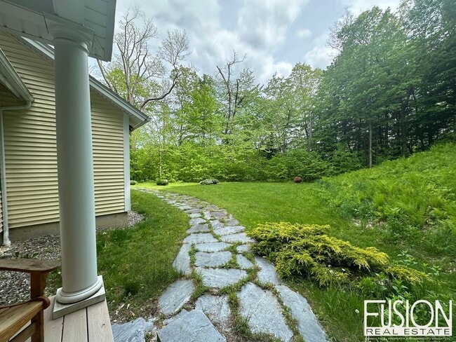 Building Photo - Beautiful, Spacious, Private Four Bedroom ...