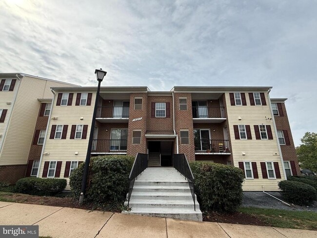 Building Photo - 14807 Rydell Rd