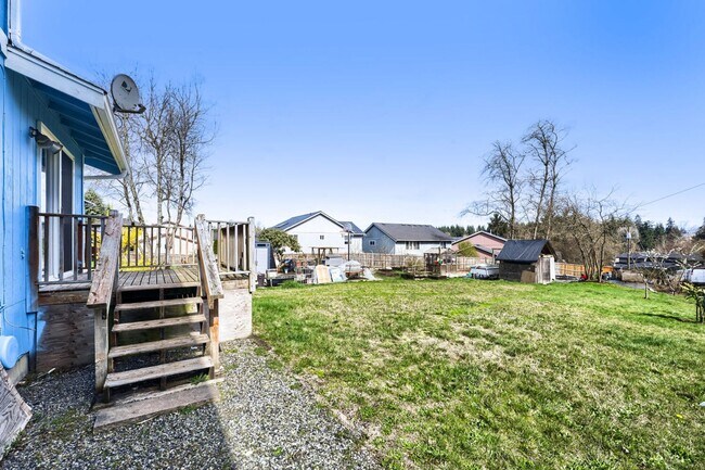 Building Photo - 14115 Admiralty Way