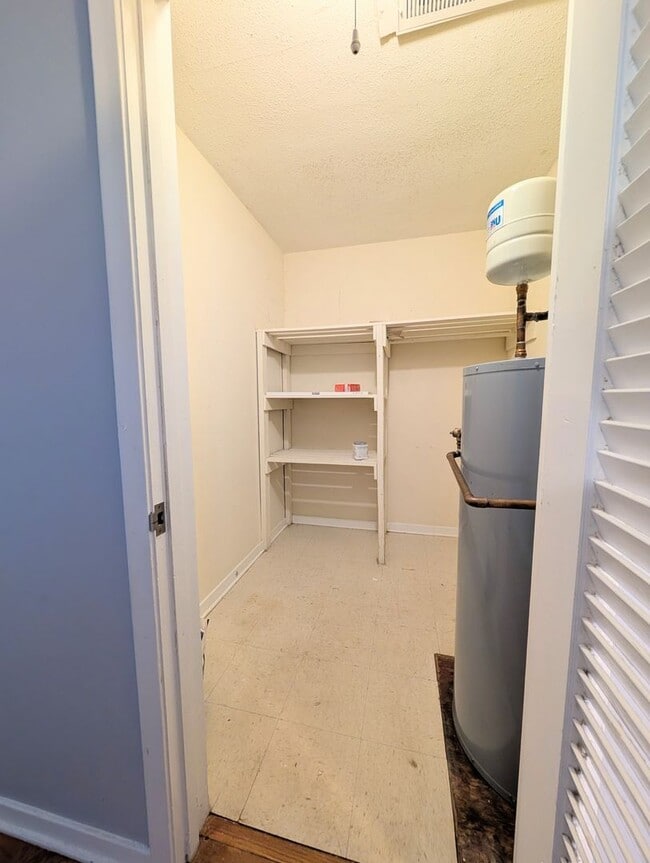 Building Photo - Serene 2BR Living in Seagate Near Market Common - Long Term Rental