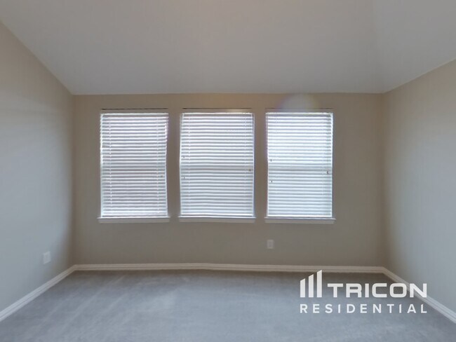 Building Photo - 1136 Honeywell Dr