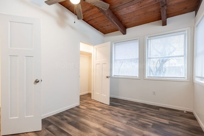 Building Photo - 619 N Glendale St