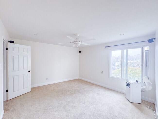 Building Photo - 2bd 2ba in a Great Community of Playa Vista