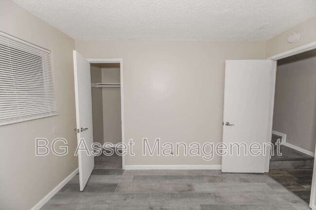 Building Photo - 104 Avian Dr