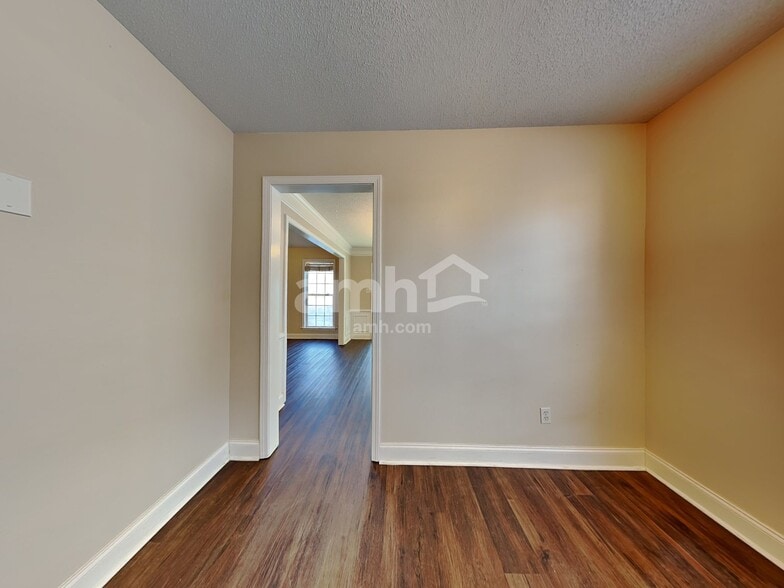 Building Photo - 216 Orleans Dr