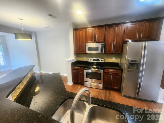 Building Photo - 3226 Park South Station Blvd