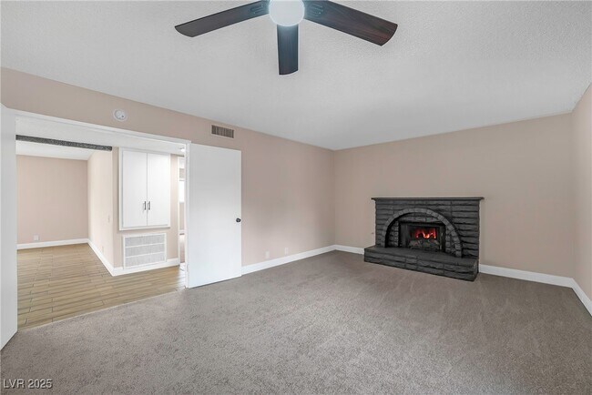 Building Photo - 4431 El Campana Way