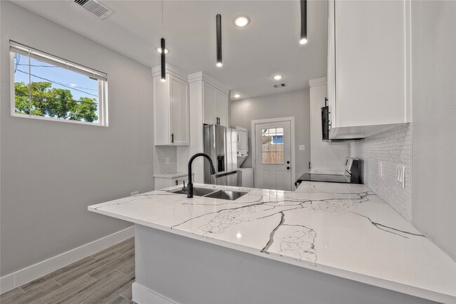 Building Photo - 9301 E Avenue L