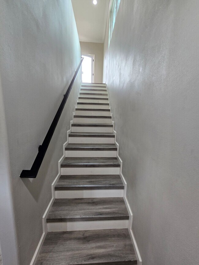 Building Photo - Fantastic 2 Bed, 2.5 Bath ADU unit in Sunn...