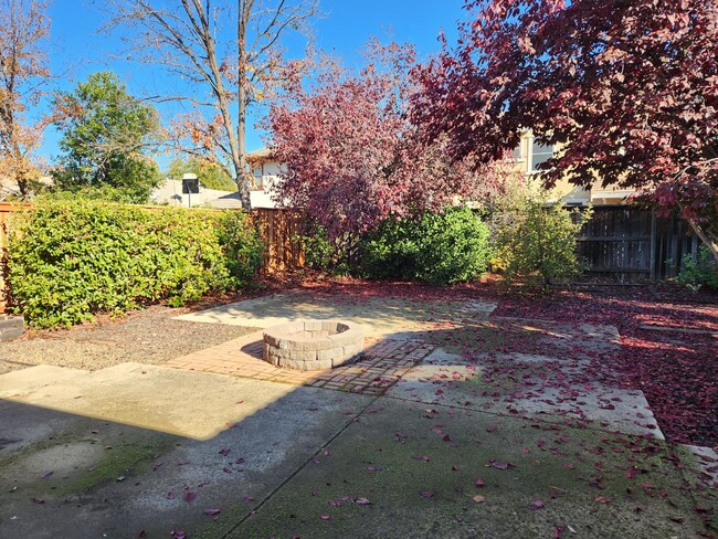 Building Photo - Folsom Parkway 3 Bdrm, 2 bath - Close to s...