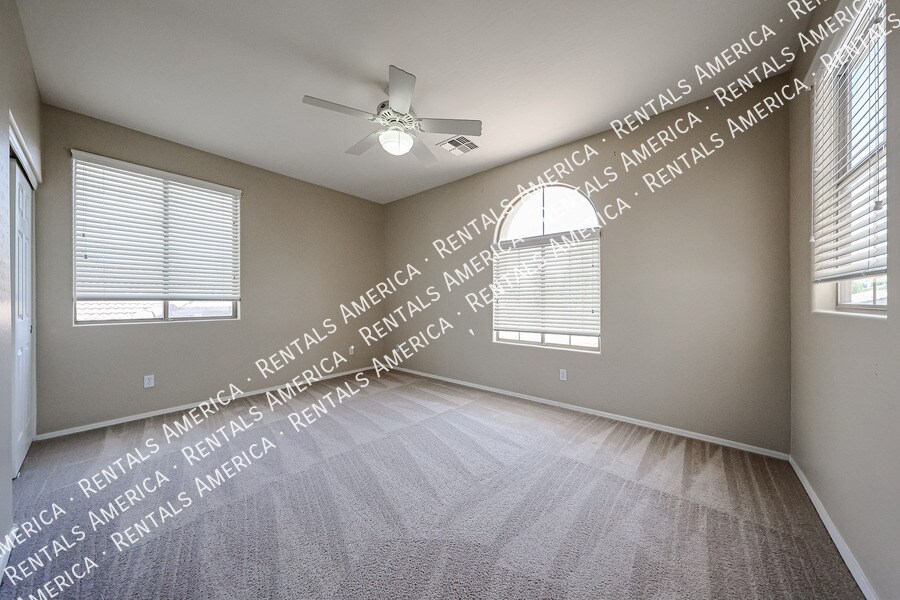 Building Photo - 3382 E Roadrunner Dr