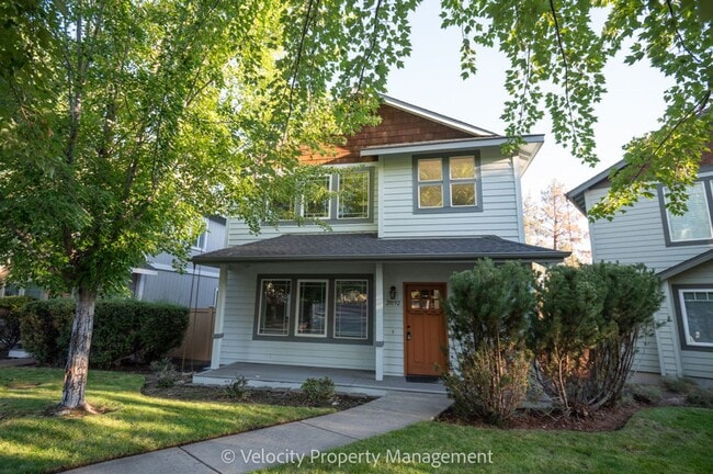 Primary Photo - Beautiful Home in SW Bend - 1 pet considered!