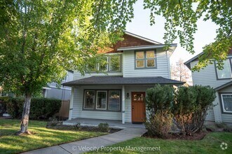 Building Photo - Beautiful Home in SW Bend - 1 dog considered!