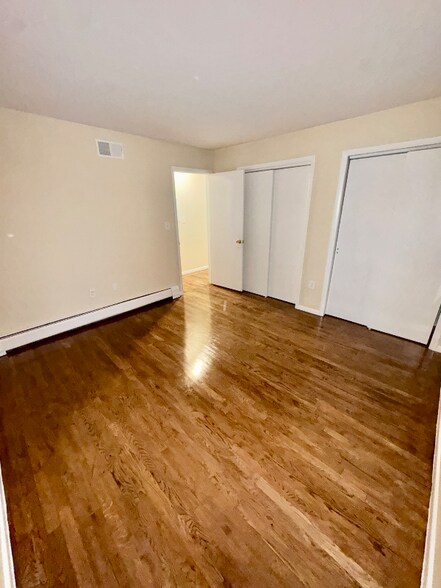 Building Photo - 349 Gorge Rd