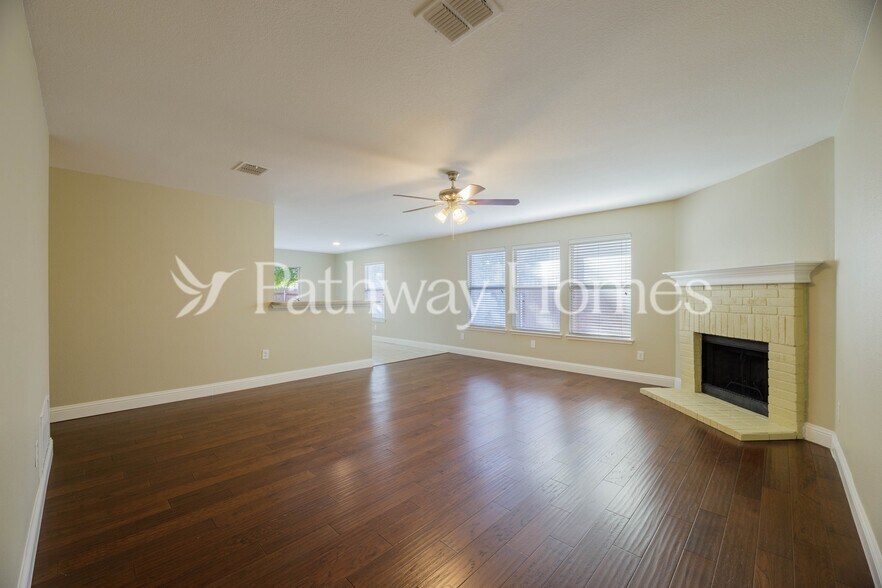 Building Photo - 2628 Terrace Dr
