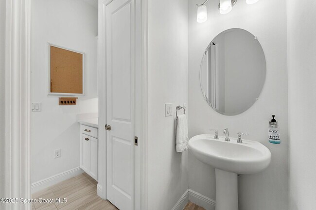 Building Photo - 8048 Gullen Dr
