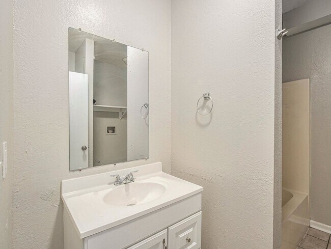 Building Photo - Bellefontaine