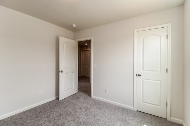 Building Photo - 1592 BOBWHITE LN